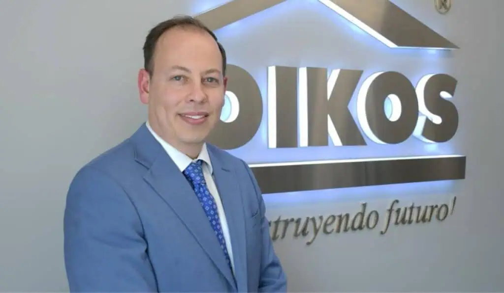 Eric Labrador asume la gerencia general de Grupo Oikos Eric Labrador, gerente general de Grupo Oikos