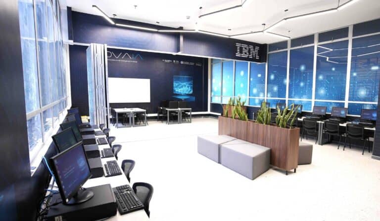 Boyacá estrena centro para formar en habilidades de inteligencia artificial Centro de Excelencia de Inteligencia Artificial en Tunja