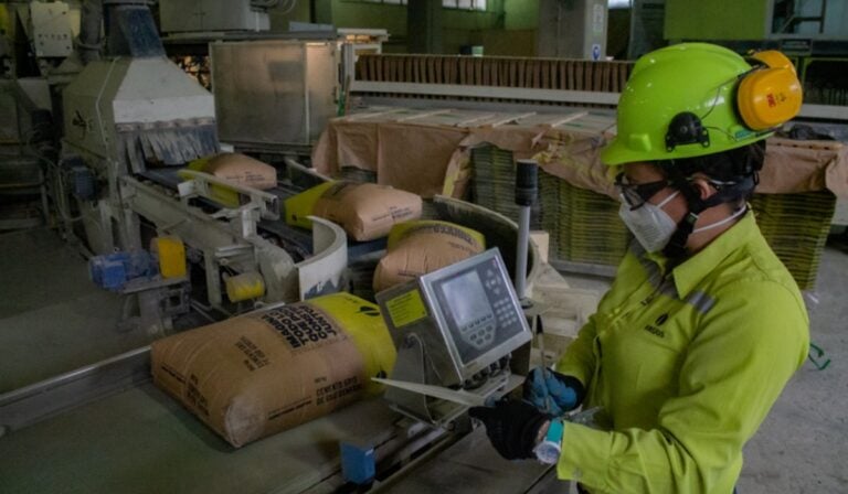 Cementos Argos aprueba paquete de inversiones por US$50 millones Junta Directiva de Cementos Argos aprueba paquete de inversiones.