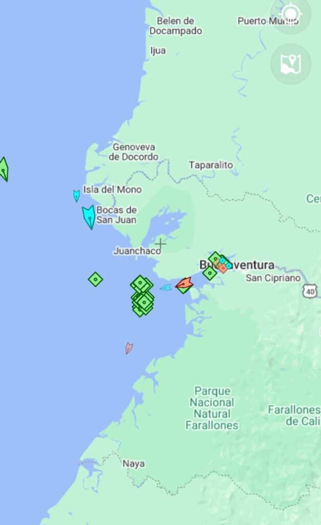 Puerto de Buenaventura: 30 barcos siguen sin poder descargar mercancía La operación del Puerto de Buenaventura, el principal terminal marítimo del Pacífico colombiano, enfrenta una fuerte congestión