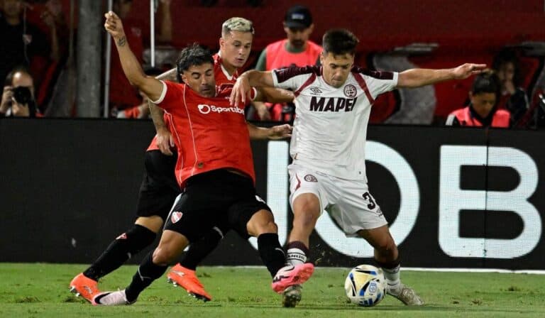 Paro en el fútbol argentino: AFA frena la liga y estalla la pelea con la justicia Paro en el fútbol argentino: AFA frena la liga y estalla la pelea con la justicia