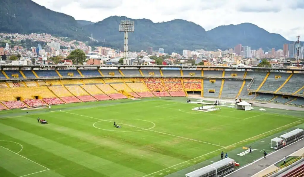 Nuevo estadio El Campín podría ser top 10 de los más grandes en América Latina El Campín recibió aval determinante para reabrir puertas al fútbol