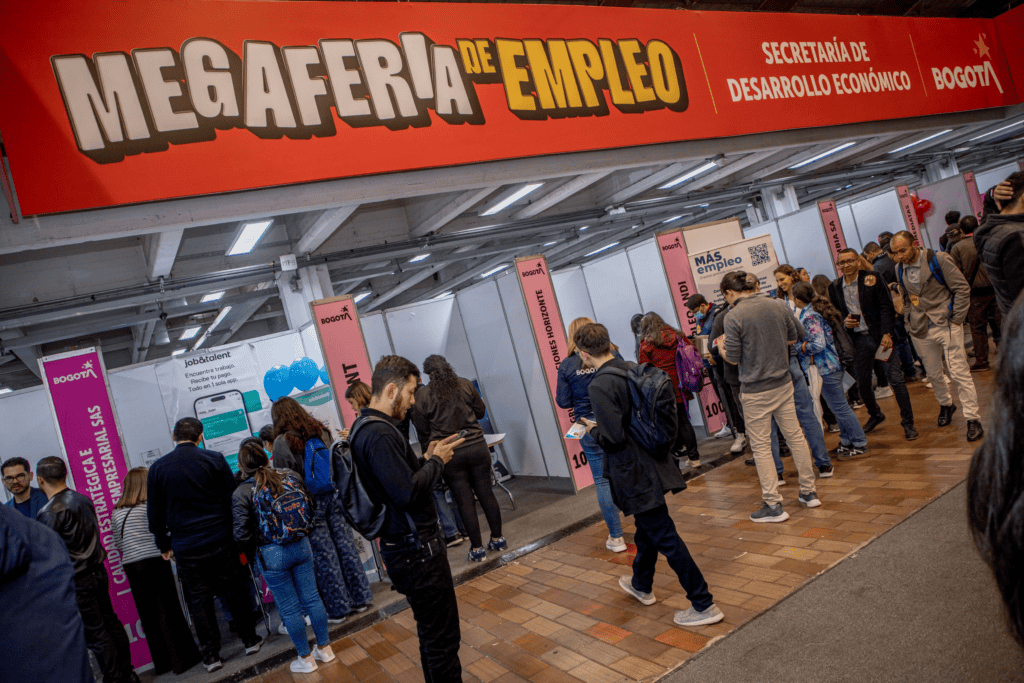 Habrá más de 9.700 vacantes para jóvenes y 920 dirigidas a mayores de 50 años. Foto: Secretaría de Desarrollo Económico.