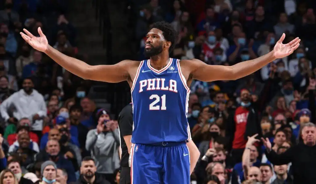 Estas 5 superestrellas de la NBA cobran lo mismo que lo que cuesta producir una película de Marvel Estos 5 jugadores de la NBA cobran lo mismo que lo que cuesta producir una película de Marvel