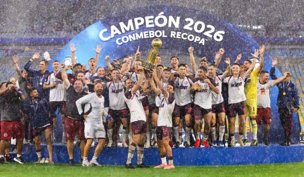 Lanús gritó campeón en el Maracaná con un presupuesto igual al que Flamengo usó para pagar un solo jugador Lanús gritó campeón en el Maracaná con un presupuesto igual al que Flamengo usó para pagar un solo jugador