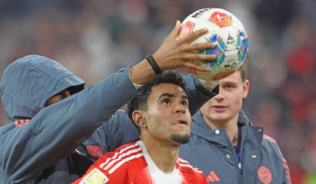 Luis Díaz podría pagar millonaria multa si no aprende alemán: Bayern le cobraría lo que vale un Tesla Luis Díaz podría pagar millonaria multa si no aprende alemán