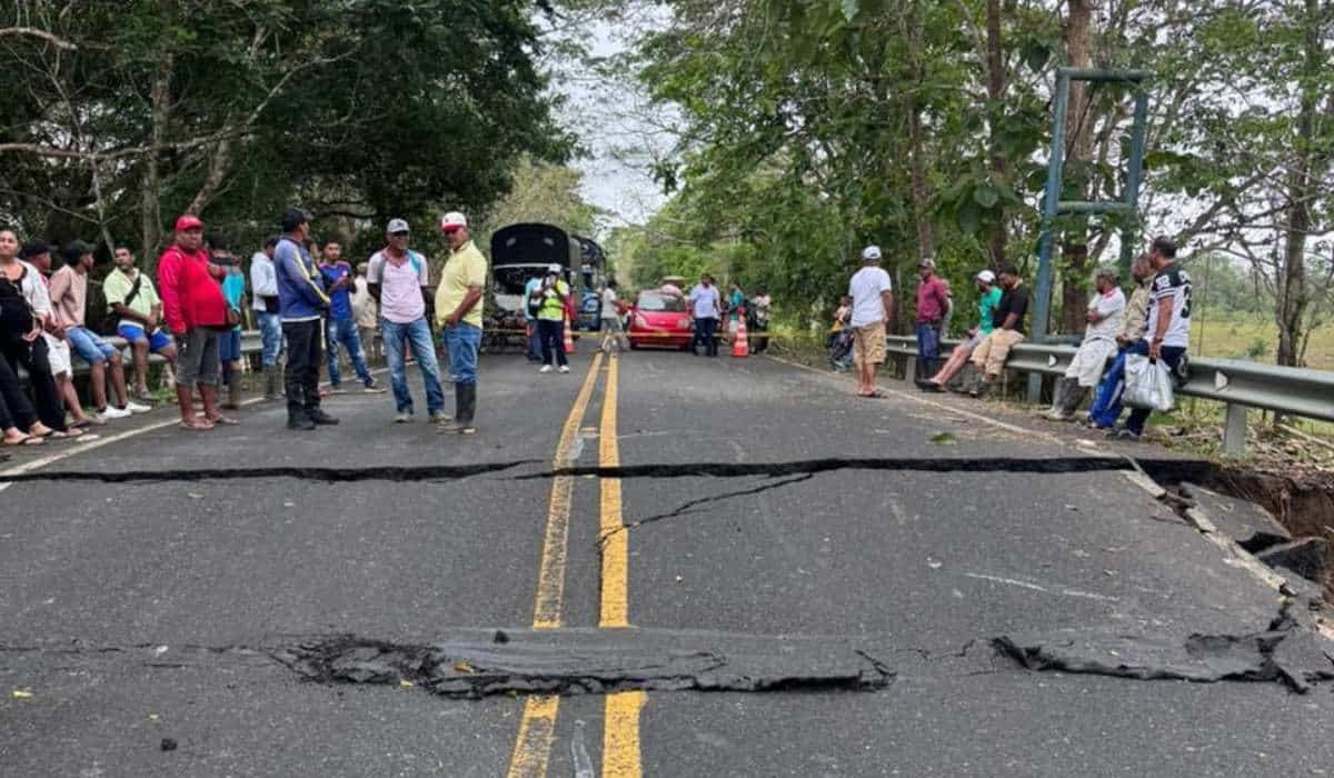 Home - Valora Analitik Lluvias obligan a cierres totales y parciales en importantes vías del país