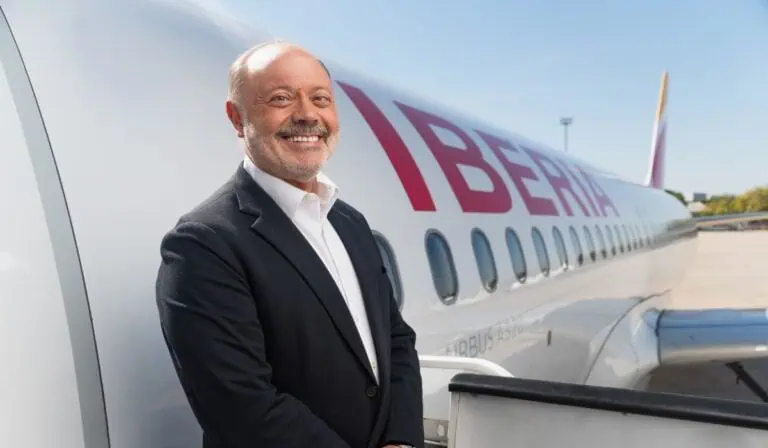 Víctor Moneo, director comercial global de Iberia, destacó que Colombia es el eje de crecimiento de la compañía en América Latina. Imagen: Iberia.