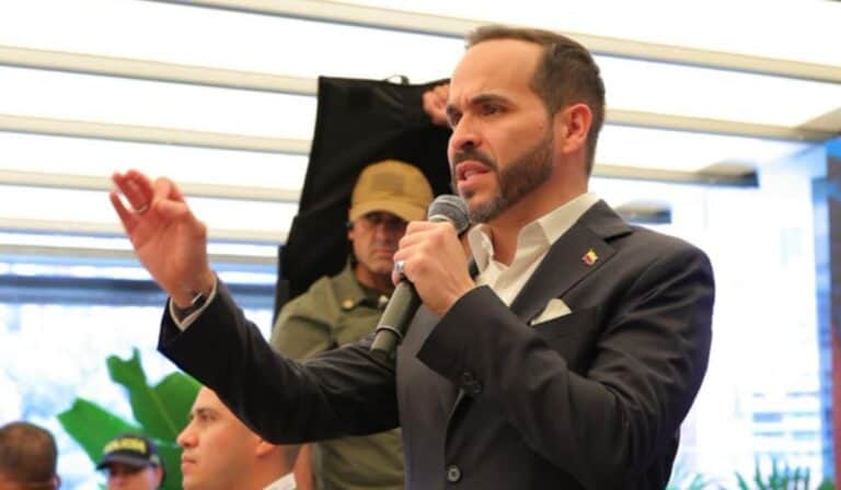 De la Espriella propone giro energético, incentivos tributarios y reordenamiento del campo Abelardo de la Espriella recortaría un 40 % del Estado