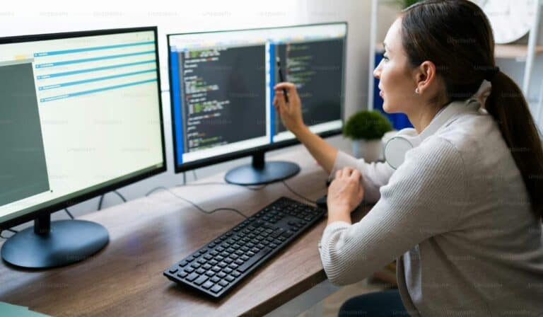 Abren 100 becas para mujeres en Colombia en carreras con más oportunidades de empleo Abren 100 becas para mujeres en Colombia en carreras con más oportunidades de empleo