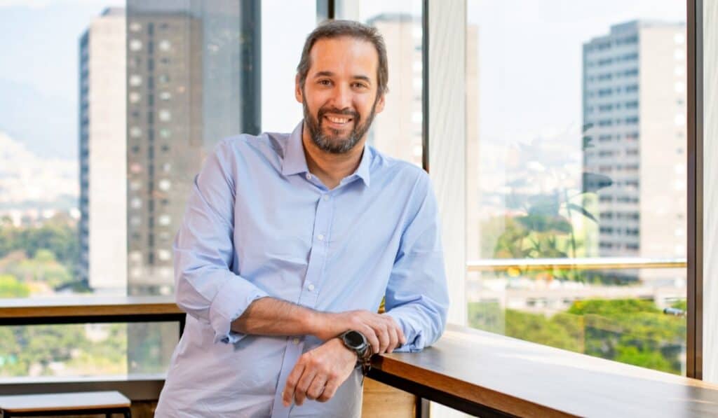 Curiosidades de Nequi a meses de operar como neobanco independiente de Bancolombia: estos son sus próximos servicios Andrés Vásquez, CEO de Nequi, habla de su rol como "neobanquero". Foto: Nequi