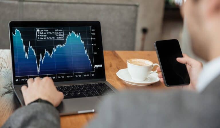 Bolsas se recuperan tras declaraciones de Trump sobre el posible fin de la guerra con Irán; petróleo baja