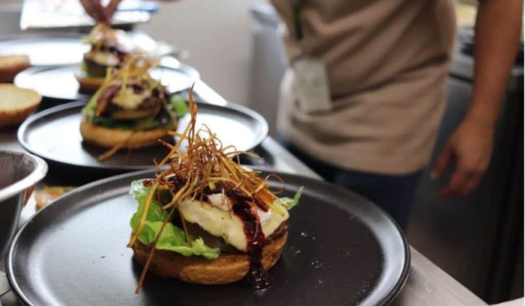 Burgerville regresa a Medellín para su segunda edición: restaurantes y más detalles del evento gastronómico Burgerville regresa a Medellín para su segunda edición: restaurantes y más detalles del evento gastronómico