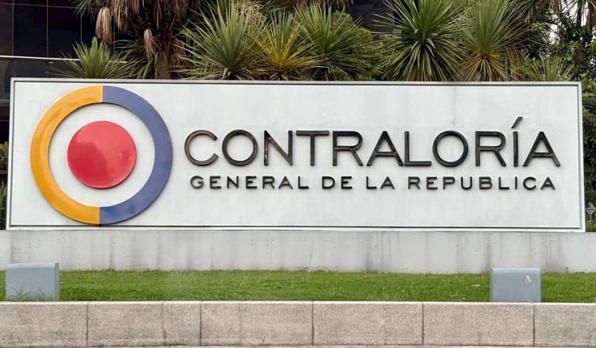 Contraloría alerta por el rezago en inversión y peso creciente de la deuda en el gasto público