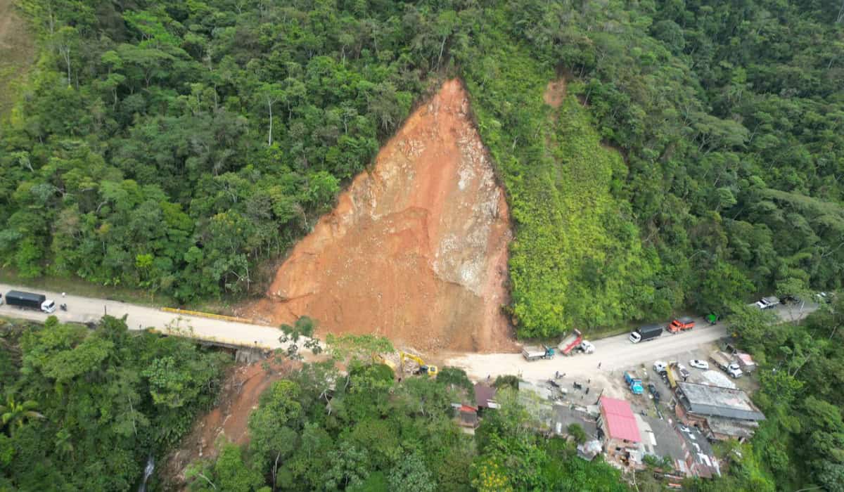Home - Valora Analitik Derrumbe en vía Medellín - Bogotá