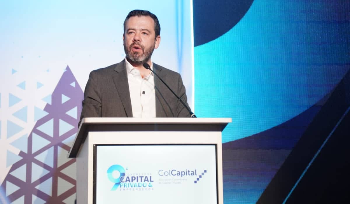 Galán llama a “cerrar filas” para proteger la institucionalidad y el sistema electoral en Colombia tras críticas de Petro