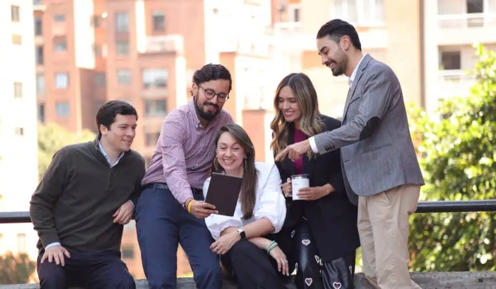 Grupo Aval impulsa la movilidad laboral en Colombia con su nuevo Portal de Talento Grupo Aval impulsa la movilidad laboral en Colombia con su nuevo Portal de Talento