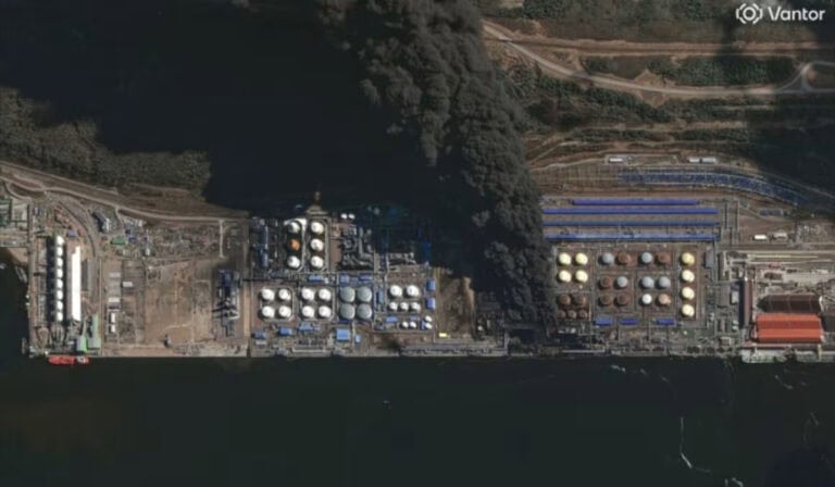 Ucrania ataca Ust-Luga, el mayor puerto exportador de petróleo de Rusia en el Báltico Imagen satelital del Ust-Luga