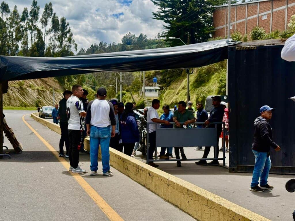 Empresarios del sur de Colombia le piden a Petro declarar emergencia económica por crisis en frontera con Ecuador Ipiales