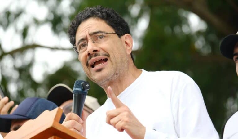 Iván Cepeda busca acercamientos con empresarios y alista reunión con el Consejo Gremial Iván Cepeda perdería las elecciones en Colombia