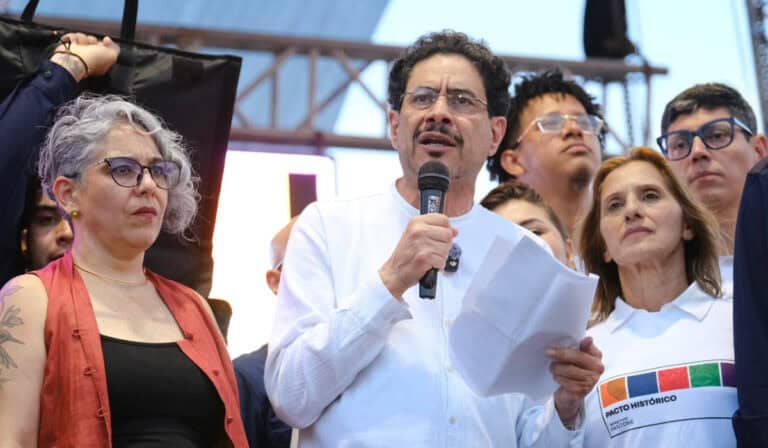 Iván Cepeda admite que aún no hay acuerdo con empresarios, pero apuesta por un “diálogo nacional” Iván Cepeda, candidato presidencial