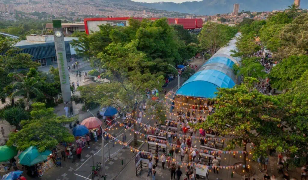 Medellín recibe reconocimiento internacional de la Unesco y se suma a selecto grupo de ciudades en el mundo La Unesco designó a la ciudad como Capital Mundial del Libro 2027