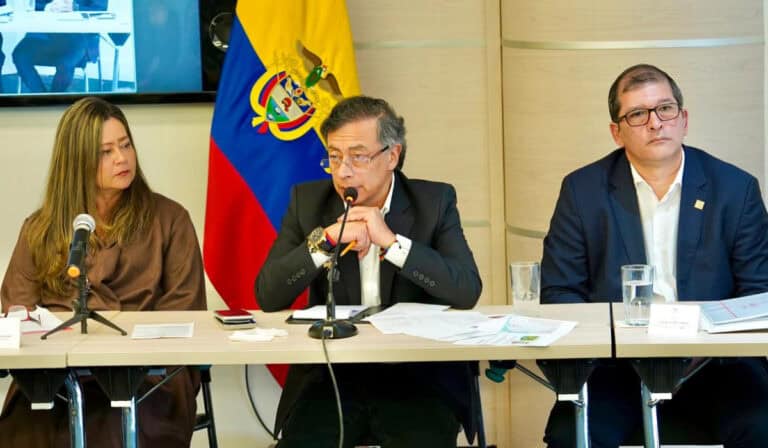Atención | Gobierno Petro adjudica el megaproyecto vial más grande de Colombia: se invertirán casi $9 billones Atención | Gobierno Petro adjudica el megaproyecto vial más grande de Colombia: se invertirán casi $9 billones