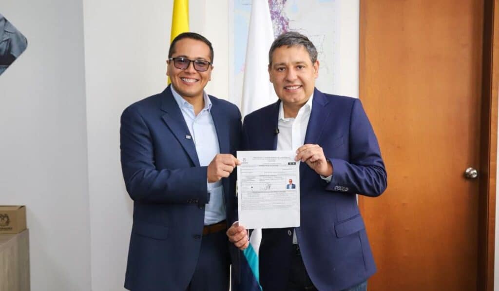 Mauricio Lizcano presentó a Pedro De la Torre como su nueva fórmula vicepresidencial