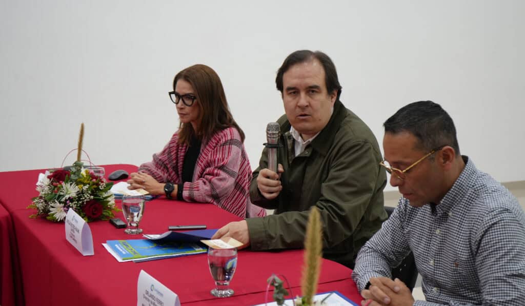 Empresarios del sur de Colombia le piden a Petro declarar emergencia económica por crisis en frontera con Ecuador Nicolás Botero, presidente de Confecámaras