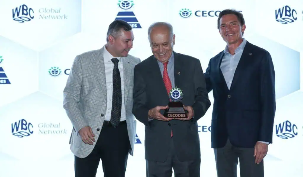 Colsubsidio recibió nuevo reconocimiento tras liderazgo empresarial en sostenibilidad y fortalecimiento en bienestar social Nuevo reconocimiento de Colsubsidio. Foto: cortesía Colsubsidio
