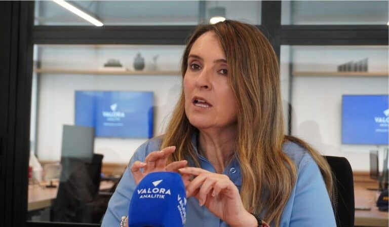 Paloma Valencia propone un "Plan vial campesino" para las regiones y ejecutar al 100% las vías 4G y 5G Paloma Valencia, ganadora de la Gran Consulta por Colombia