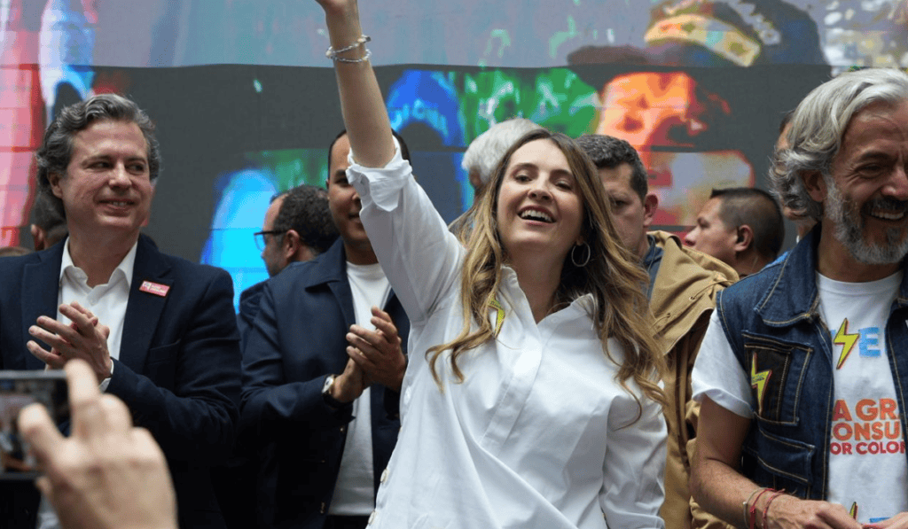 Encuesta AtlasIntel: Paloma sube fuerte y ganaría a Cepeda en segunda vuelta; Abelardo también se impondría al candidato del Pacto Histórico Paloma Valencia, candidata presidencial. Imagen: Prensa de Paloma Valencia