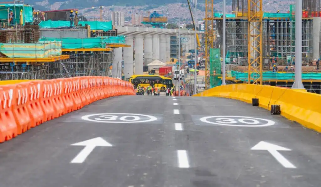 Puente en la Primero de Mayo con 68 entra en operación y destraba movilidad en el suroccidente Puente vehícular de la 86 con 1 de Mayo