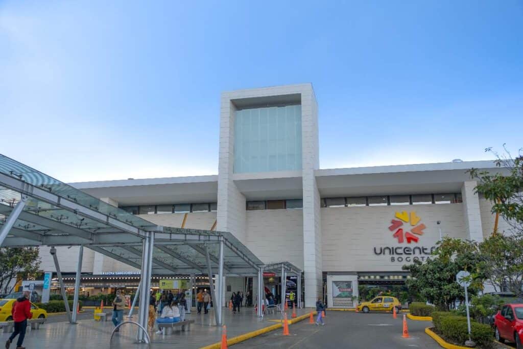 Unicentro Bogotá Entrada principal (1) Unicentro Bogotá cumple 50 años
