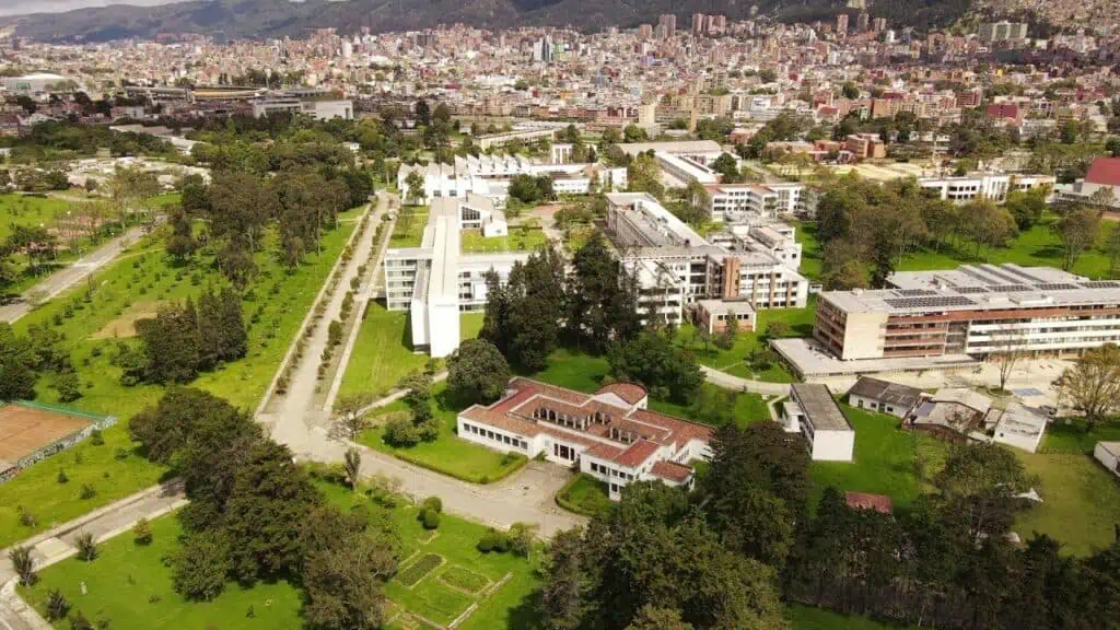 Universidades públicas en Colombia están ahogadas por alta deuda pensional y bajos ingresos: solo una es autosostenible https://www.valoraanalitik.com/futbol-colombiano-tendra-nuevo-torneo-confirmaron-fecha-arrancara/