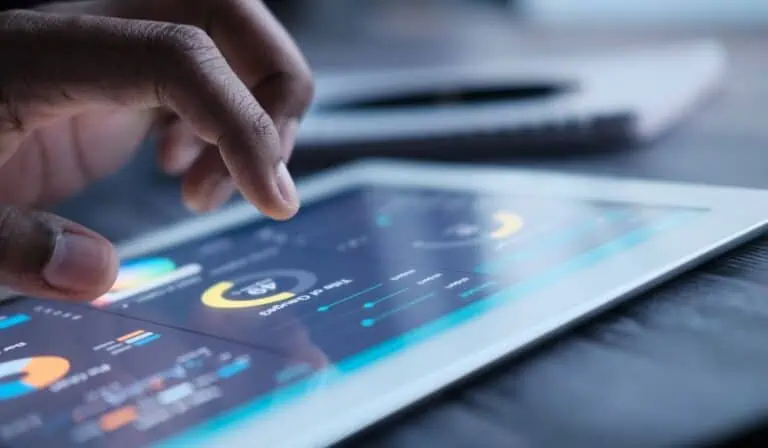 Este enfoque permite visibilizar las oportunidades que tienen los líderes empresariales para integrar tecnologías emergentes