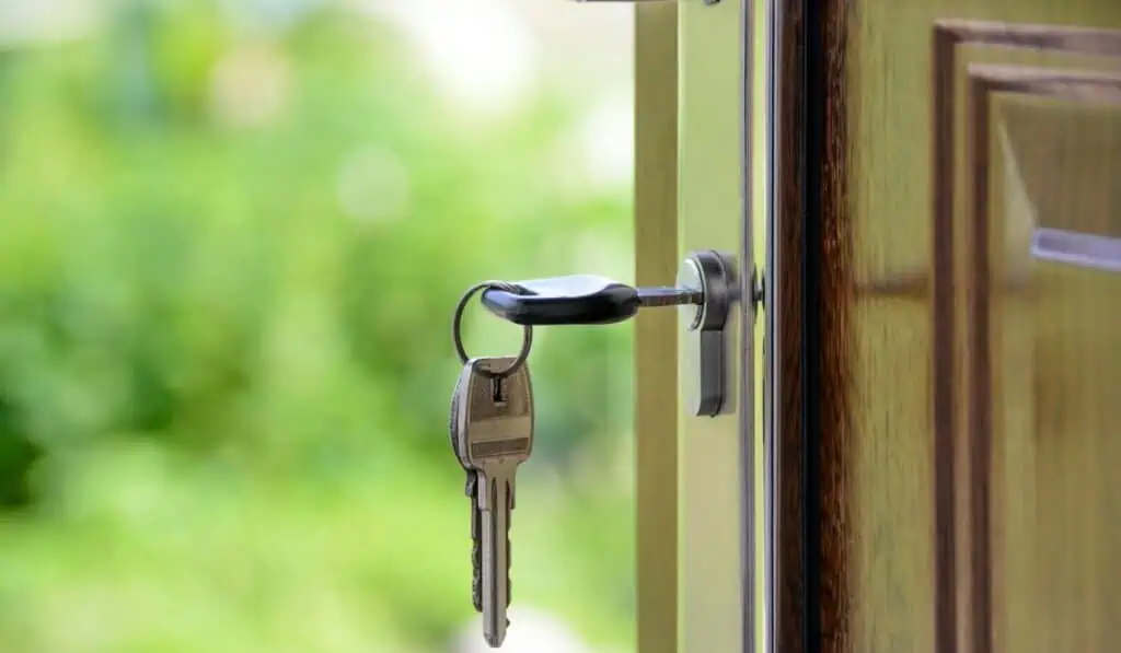 WhatsApp Image 2026-03-13 at 4.58.50 PM El precio de la vivienda en algunas partes del mundo constrasta con el nivel de ingresos.