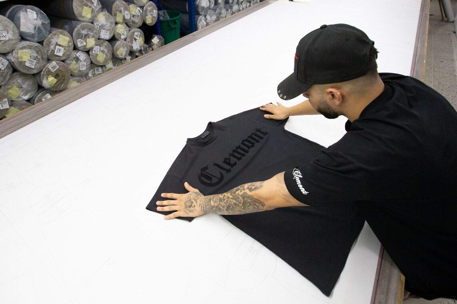 Home - Valora Analitik Clemont empezó con cinco referencias (dos camisetas, buzo, sudadera y pantaloneta).