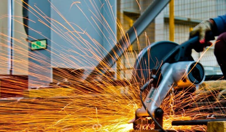 Gobierno Petro decretó aranceles del 35 % para importaciones de acero y metal Esta modificación arancelaria responde al aumento de importaciones a bajo costo.