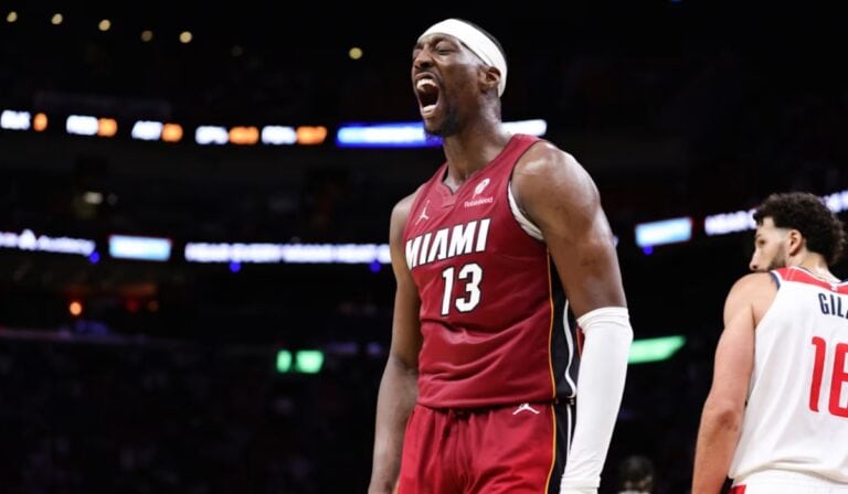 Récord histórico en la NBA termina “bajo sospecha” por decisiones arbitrales Récord histórico en la NBA termina “bajo sospecha” por decisiones arbitrales