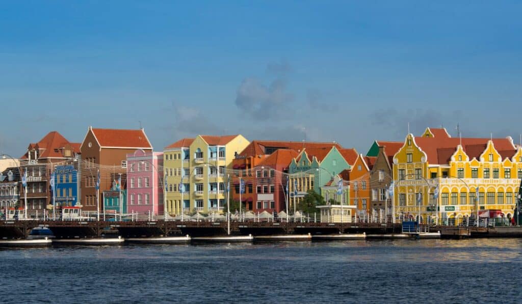 Colombia impulsa el turismo de Curazao: la isla espera 59.000 viajeros en 2026 Curazao