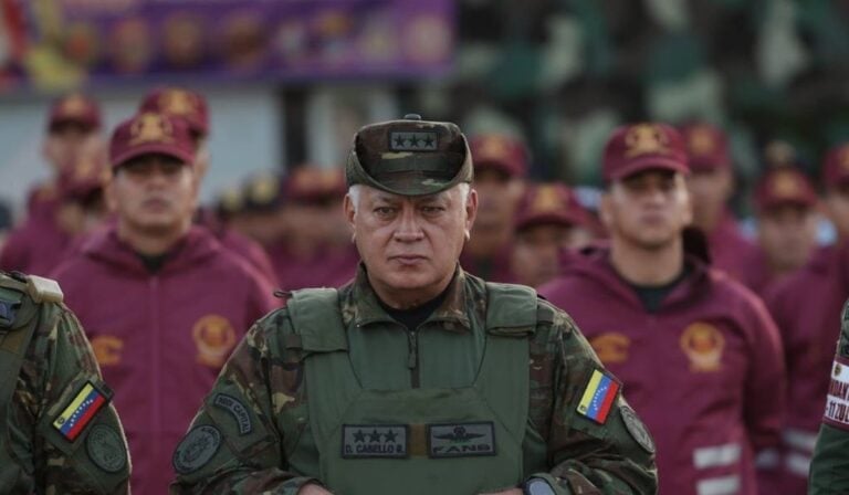 Cabello habló ante simpatizantes del chavismo en una jornada de movilizaciones en la capital venezolana. Foto: tomada de Facebook.