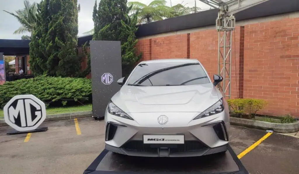 Entrevista | Atlético Nacional y la jugada empresarial que busca compensar la ausencia en torneos continentales La presentación incluyó la exhibición del MG S5, uno de los lanzamientos más recientes de la marca en Colombia.
