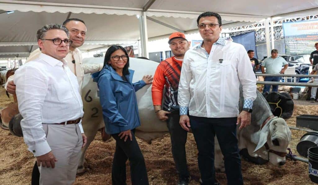 Prensa-presidencial-Venezuela-Fedecamaras Felipe Capozzolo con Delcy Rodríguez. Foto: Cortesía Prensa Presidencial Venezuela