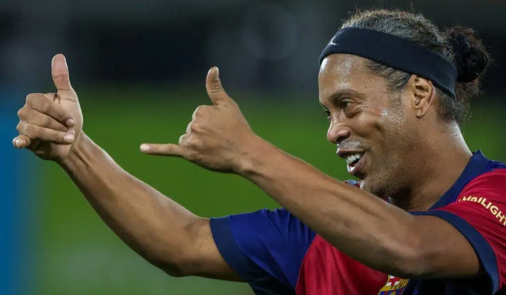Ronaldinho llegará a Bogotá y moverá millones con el negocio del fútbol digital Ronaldinho llegará a Bogotá y moverá millones con el negocio del fútbol digital