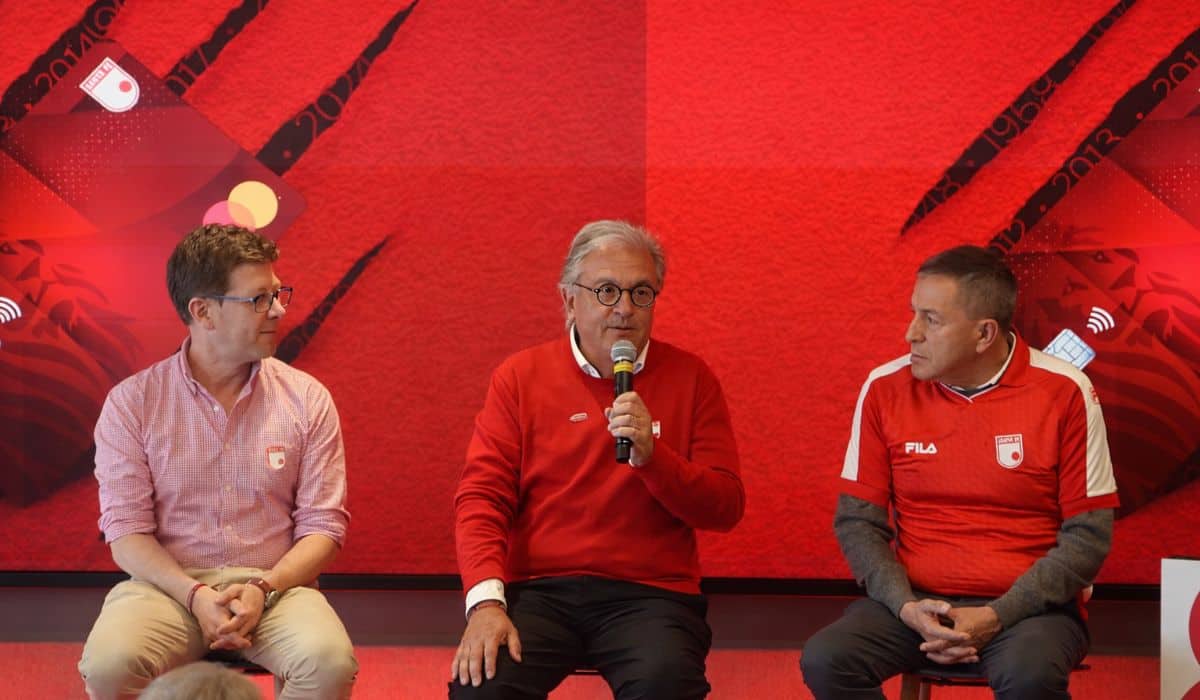 Santa Fe lanza nueva tarjeta para la hinchada cardenal con beneficios para la Liga y la Libertadores