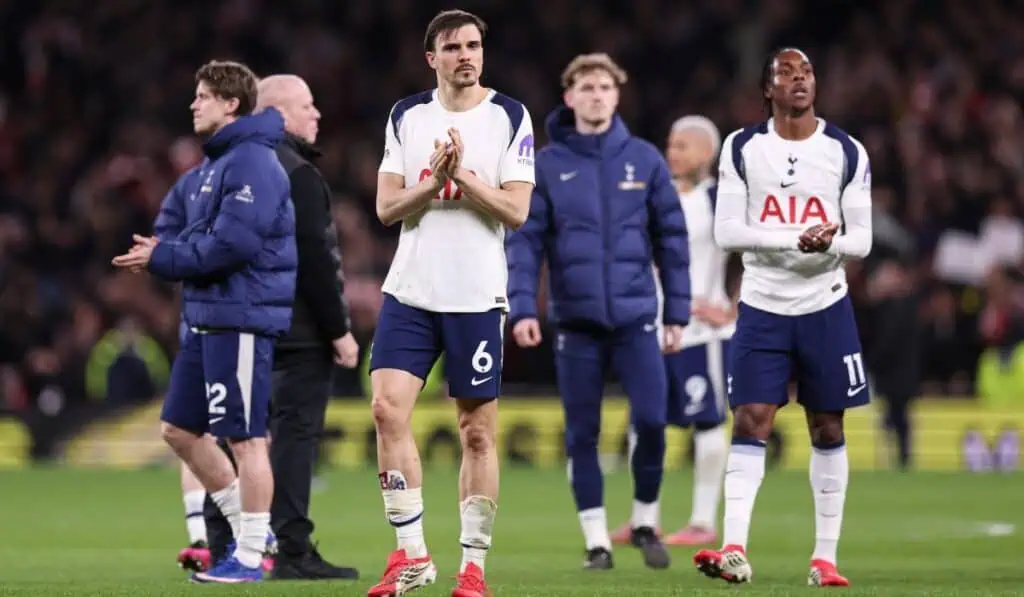 ¿Por qué el Tottenham es hoy el peor negocio del fútbol mundial?: Esto pasaría si desciende Ni los hinchas confían: Tottenham aplaza venta de abonos en plena lucha por no descender