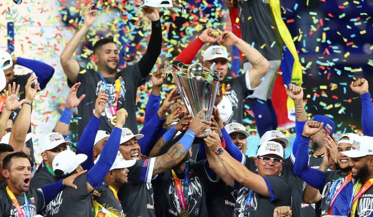 Beisbolistas venezolanos que ganaron el Clásico Mundial a Estados Unidos pasaron a ser "ricos" en Venezuela
