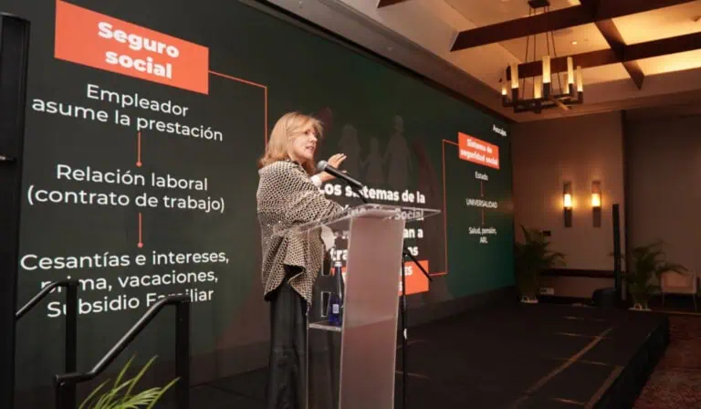 Adriana María Guillén Arango Presidente Ejecutiva, Asocajas