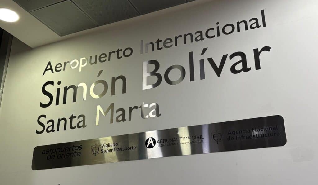 El jet fuel se duplicó por la guerra en Medio Oriente: ¿Cuánto tiempo más aguantan las tarifas en Colombia? Aeropuerto Simón Bolívar de Santa Marta